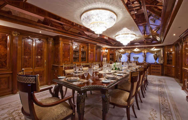 Yacht Martha Ann Dining Salon