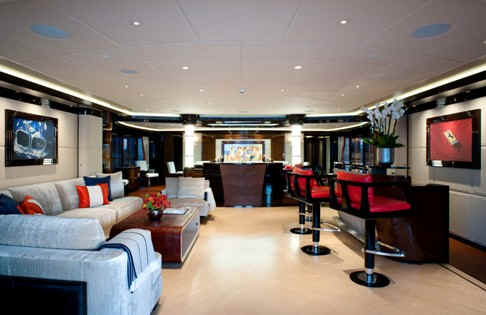 Excellence V bar interior