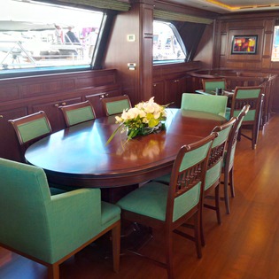 Helios sailing dining