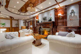 Legend lounge