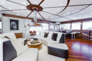 Legend upper salon