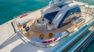 Bella Vita top deck