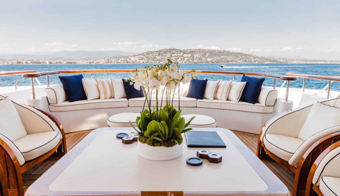 Yacht Flag deck