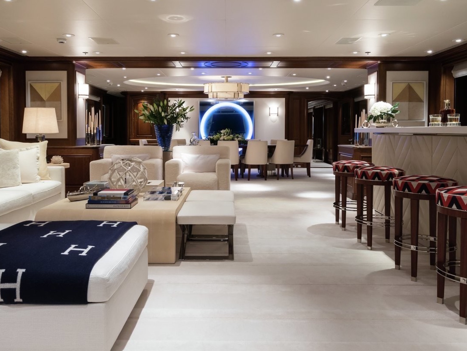 Yacht Flag Salon