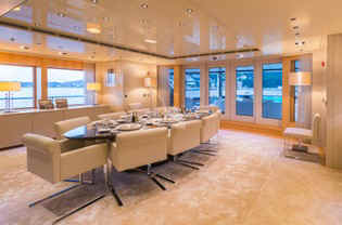 Icon dining salon
