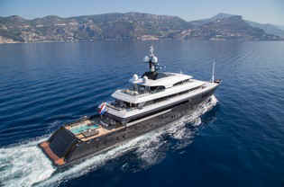 Yacht Icon exterior